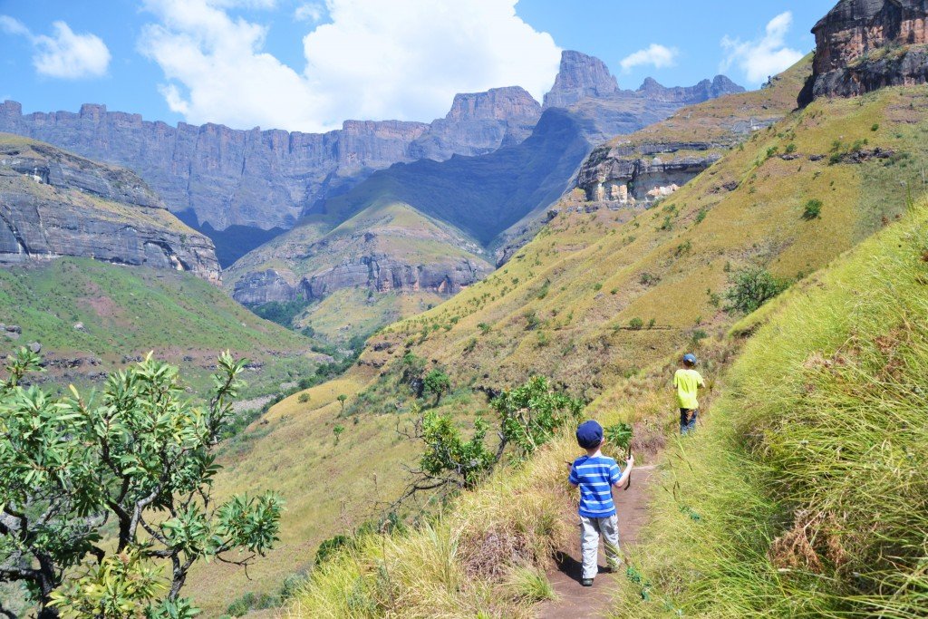 drakensburg south africa hiking