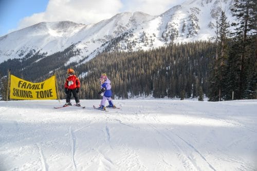 small kids skiing