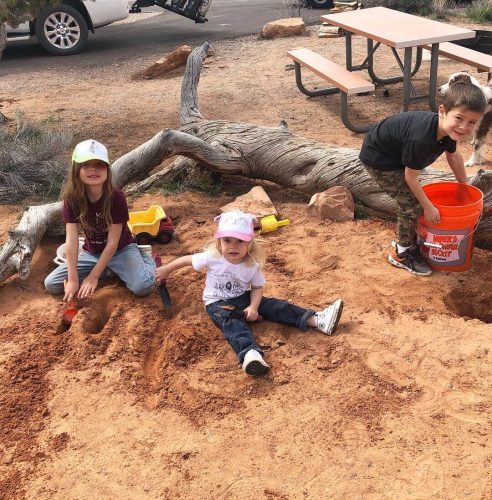 camping at devils garden arches national park