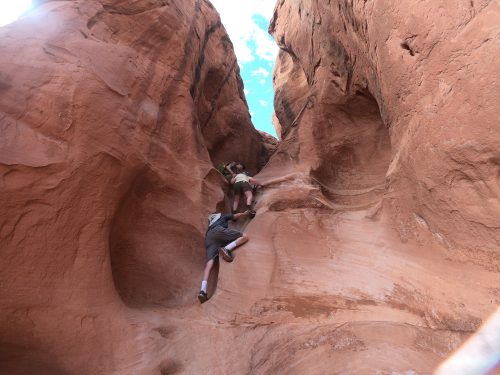 hiking peek a boo canyon with kids