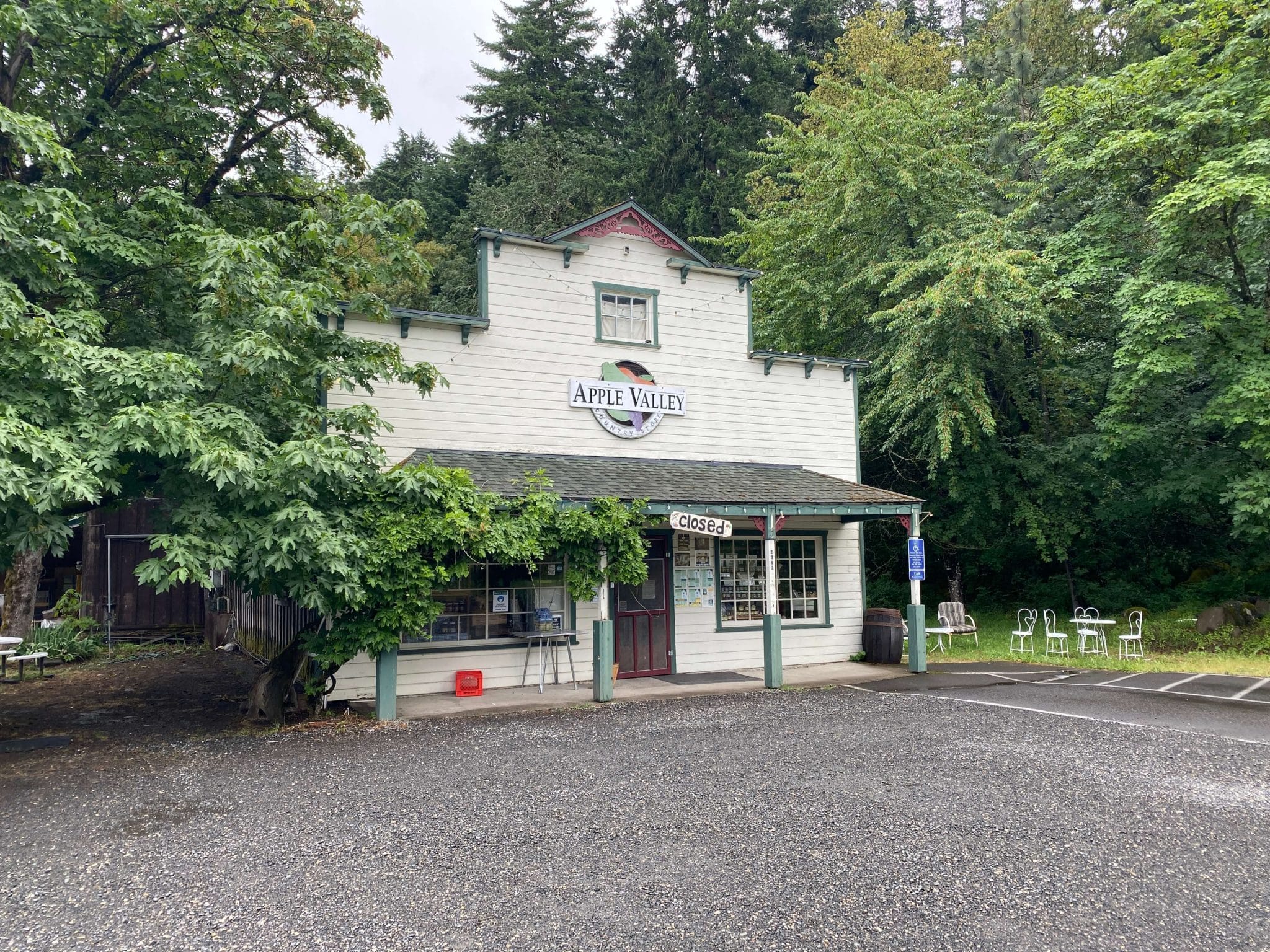 apple valley country store