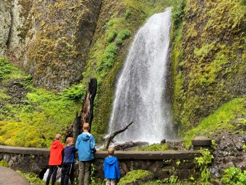 wahkenna falls oregon with kids