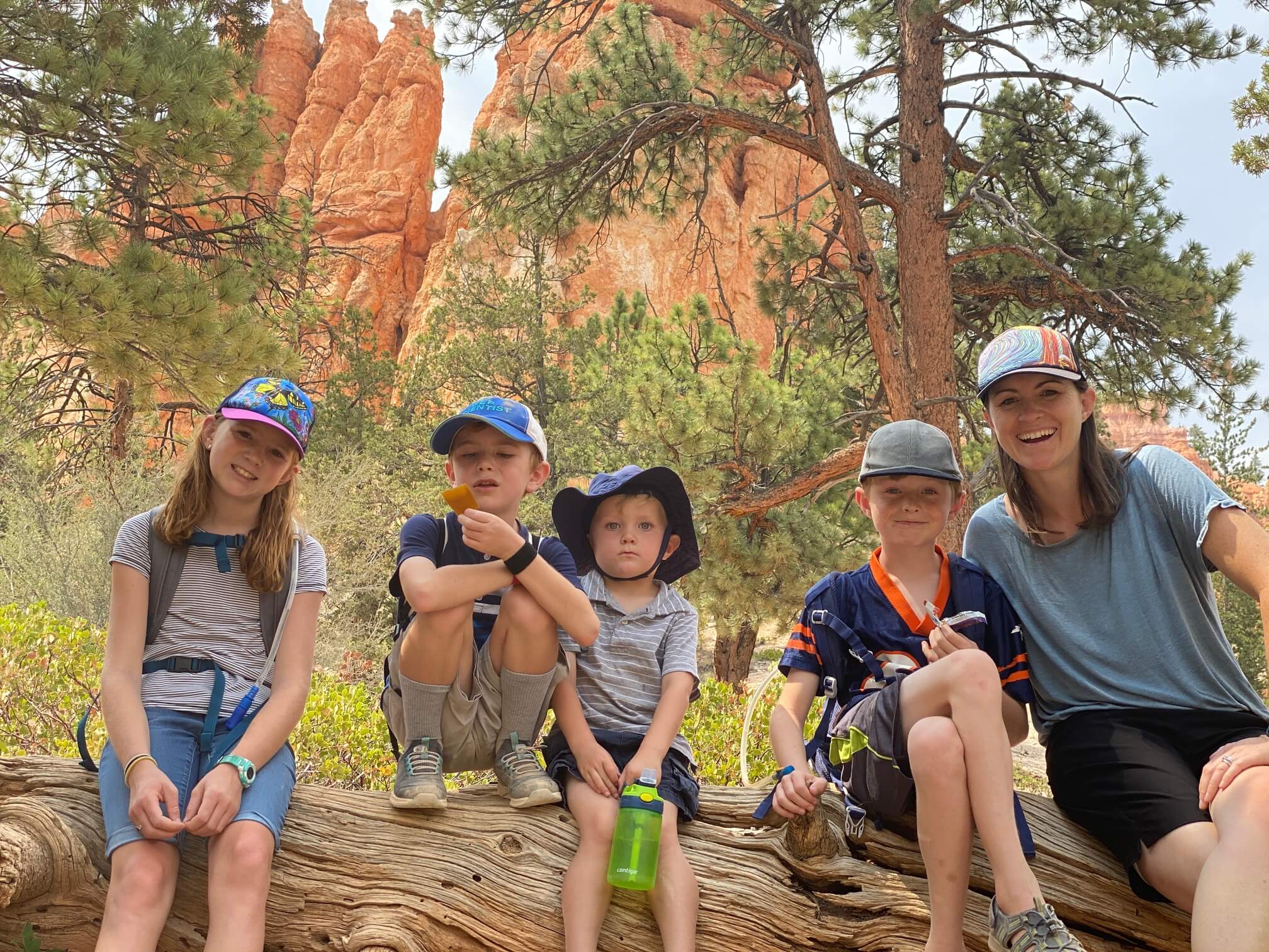 kids hiking shoes