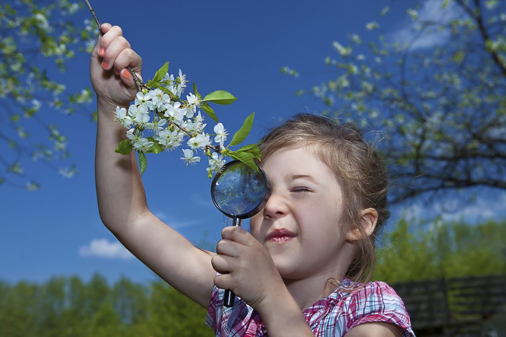 little girl kid best camping toys magnifying glass