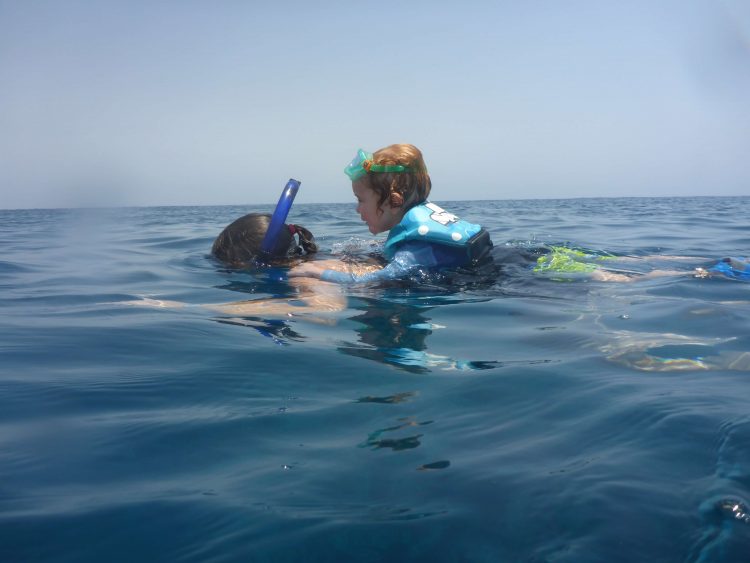 teaching kids how to snorkel