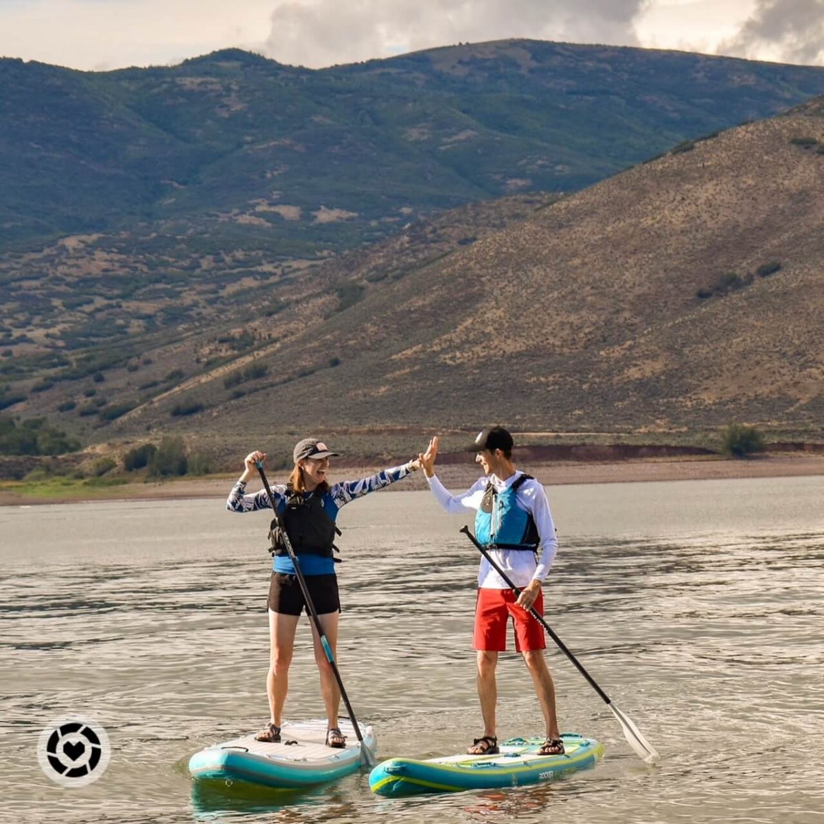 SUP family paddleboarding