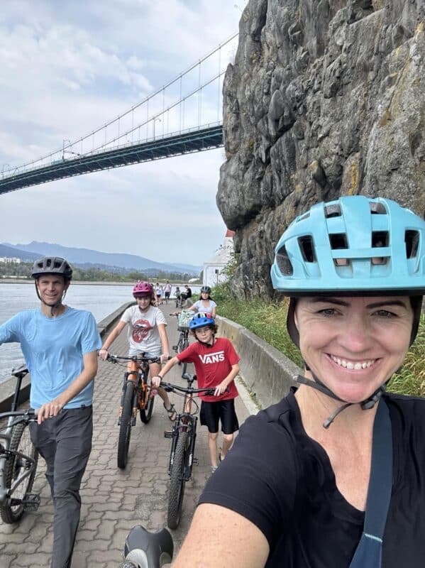 biking stanley park seawall vancouver british columbia