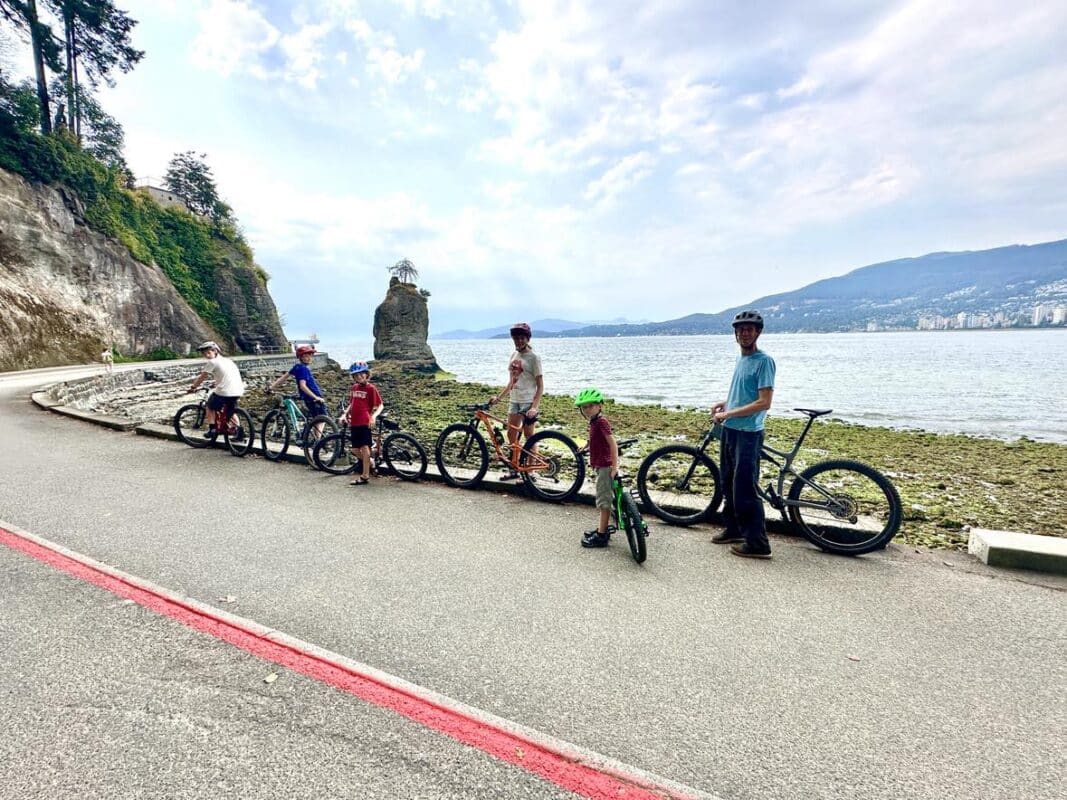 biking stanley park seawall vancouver british columbia